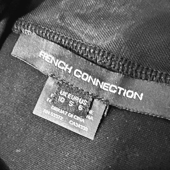 The French Connection Size 6 Little Black Cocktail Dress Cold Shoulder NWT - Picture 7 of 7